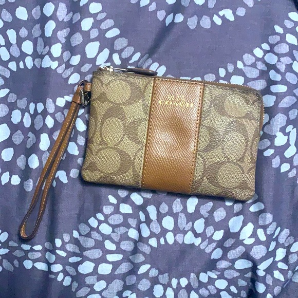 Vintage Coach Wristlet ♥️ - Picture 1 of 2